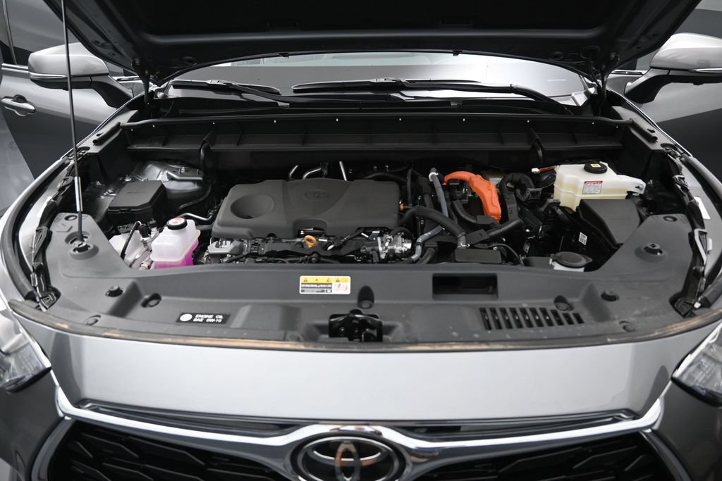 Certified 2026 Toyota Highlander Platinum AWD/4WD image 41