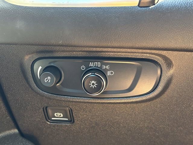 Used 2024 GMC Terrain SLE image 10