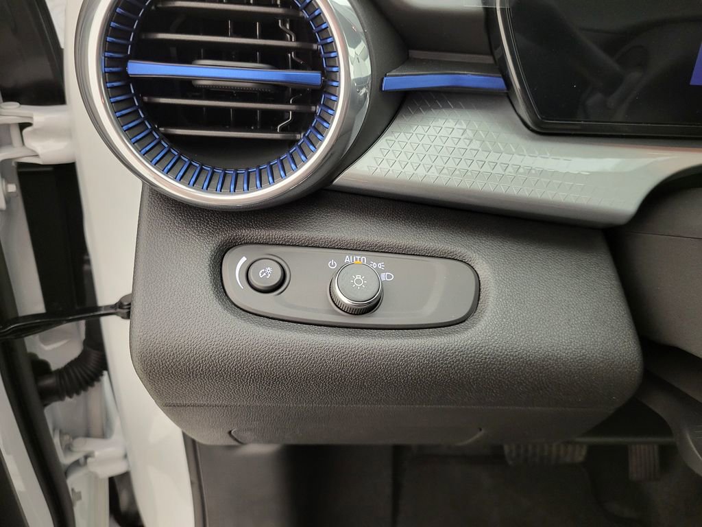 New 2026 Chevrolet Trax LT w/ Driver Confidence Package image 28