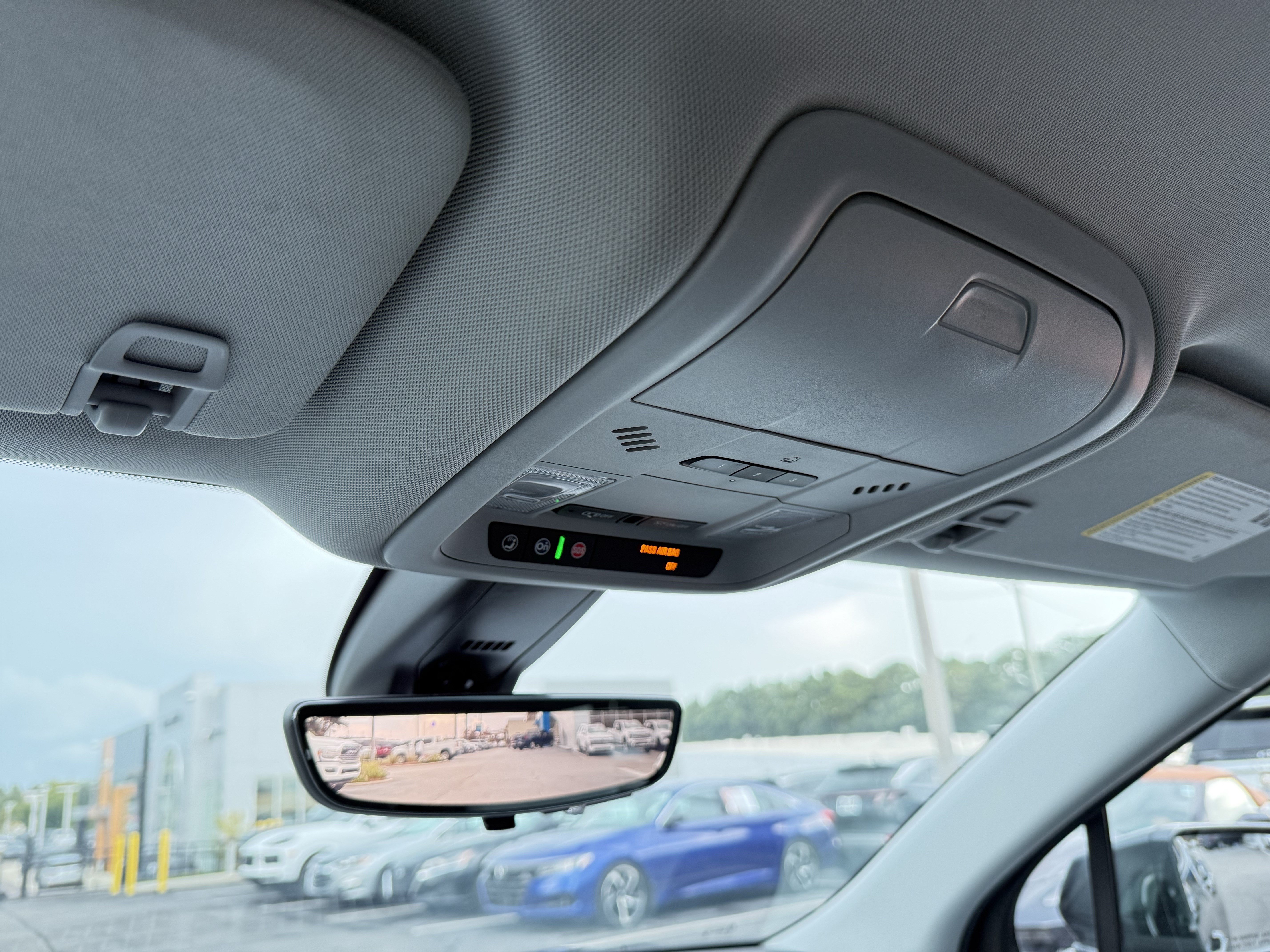 Used 2019 Chevrolet Blazer LT w/ Sound & Technology Package FWD image 27