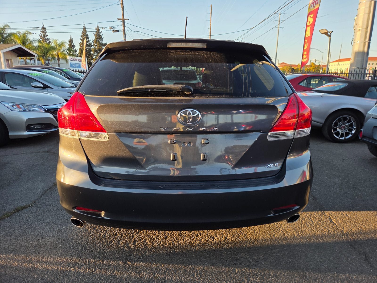 Used 2012 Toyota Venza XLE FWD image 3