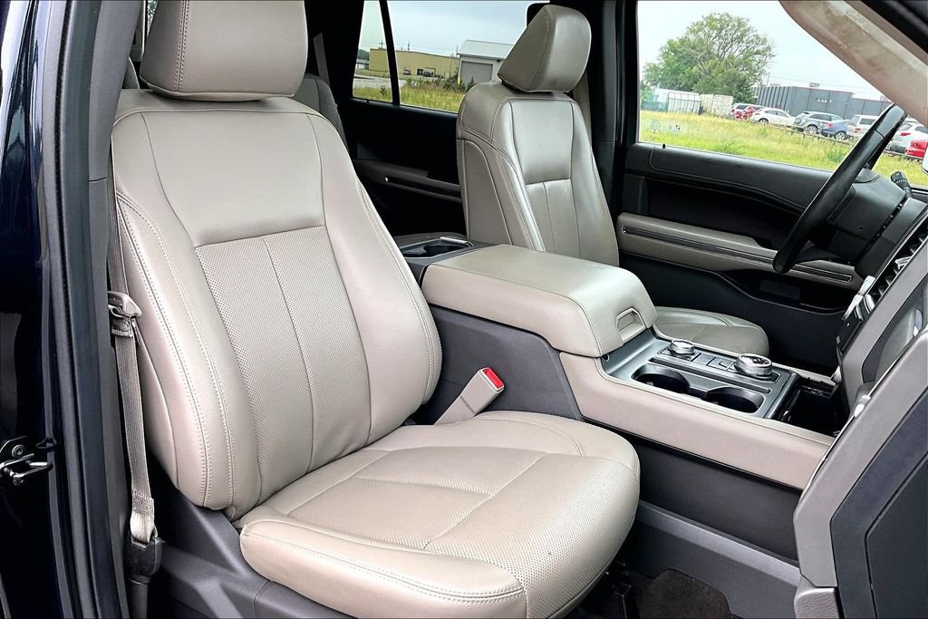 Used 2021 Ford Expedition XLT AWD/4WD image 7