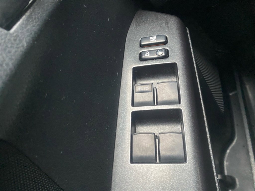 Used 2016 Toyota RAV4 LE image 19