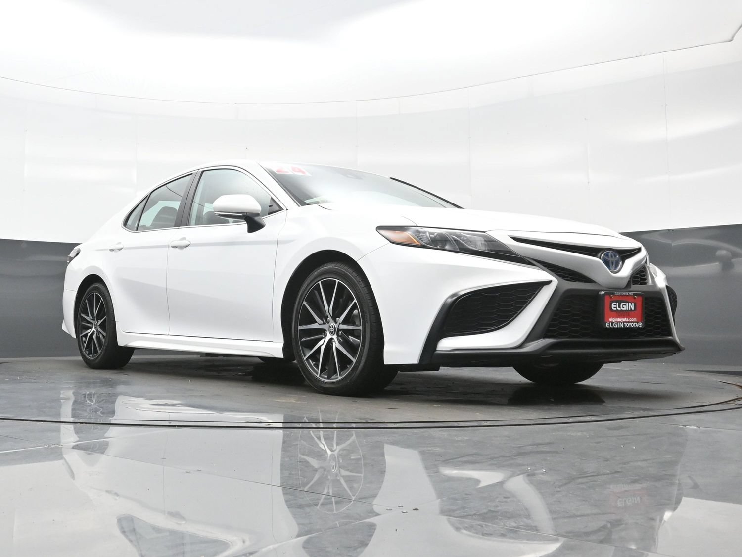 Used 2024 Toyota Camry SE w/ Audio Upgrade Package FWD image 28