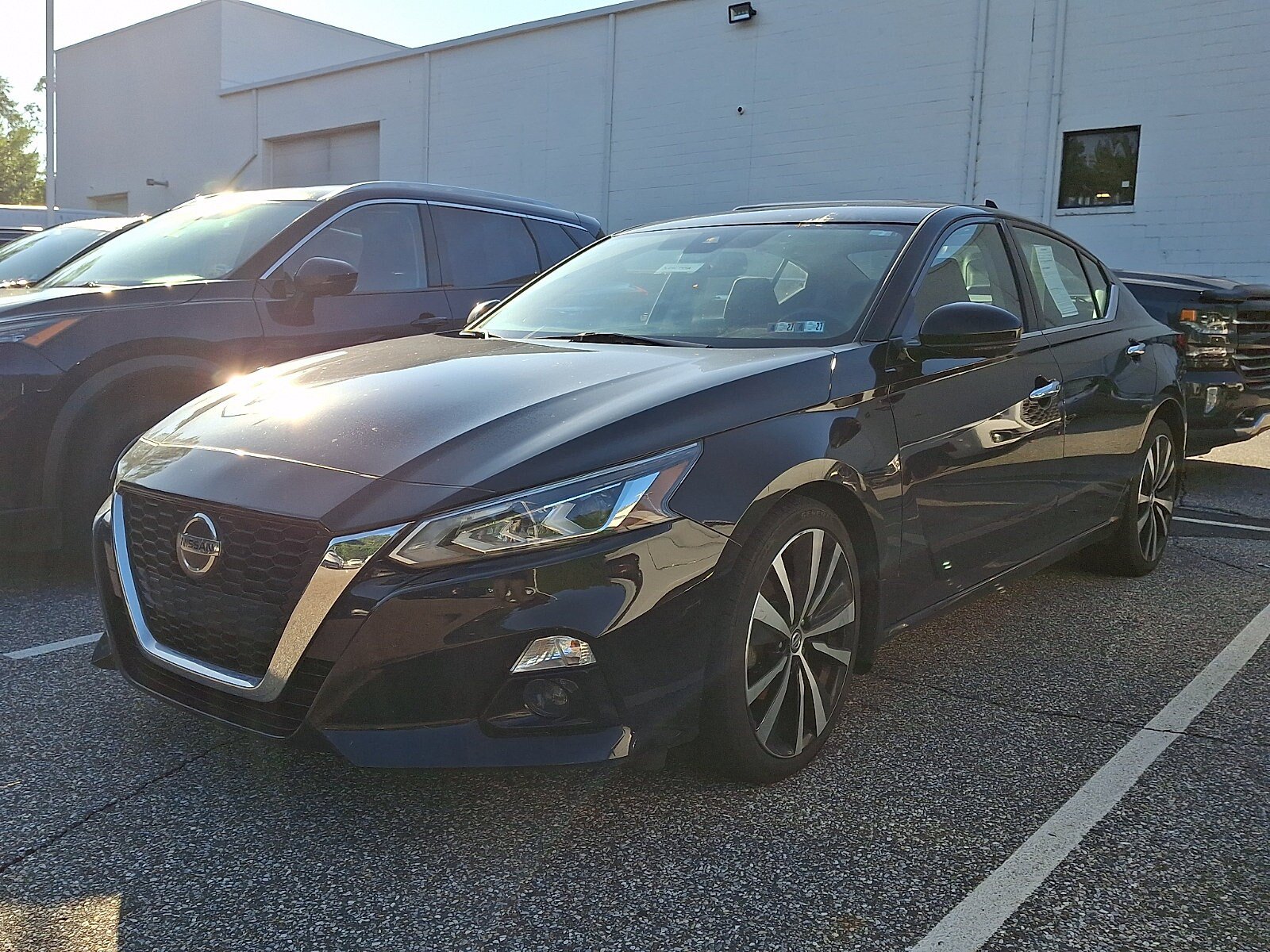 Used 2019 Nissan Altima 2.5 Platinum AWD/4WD image 3