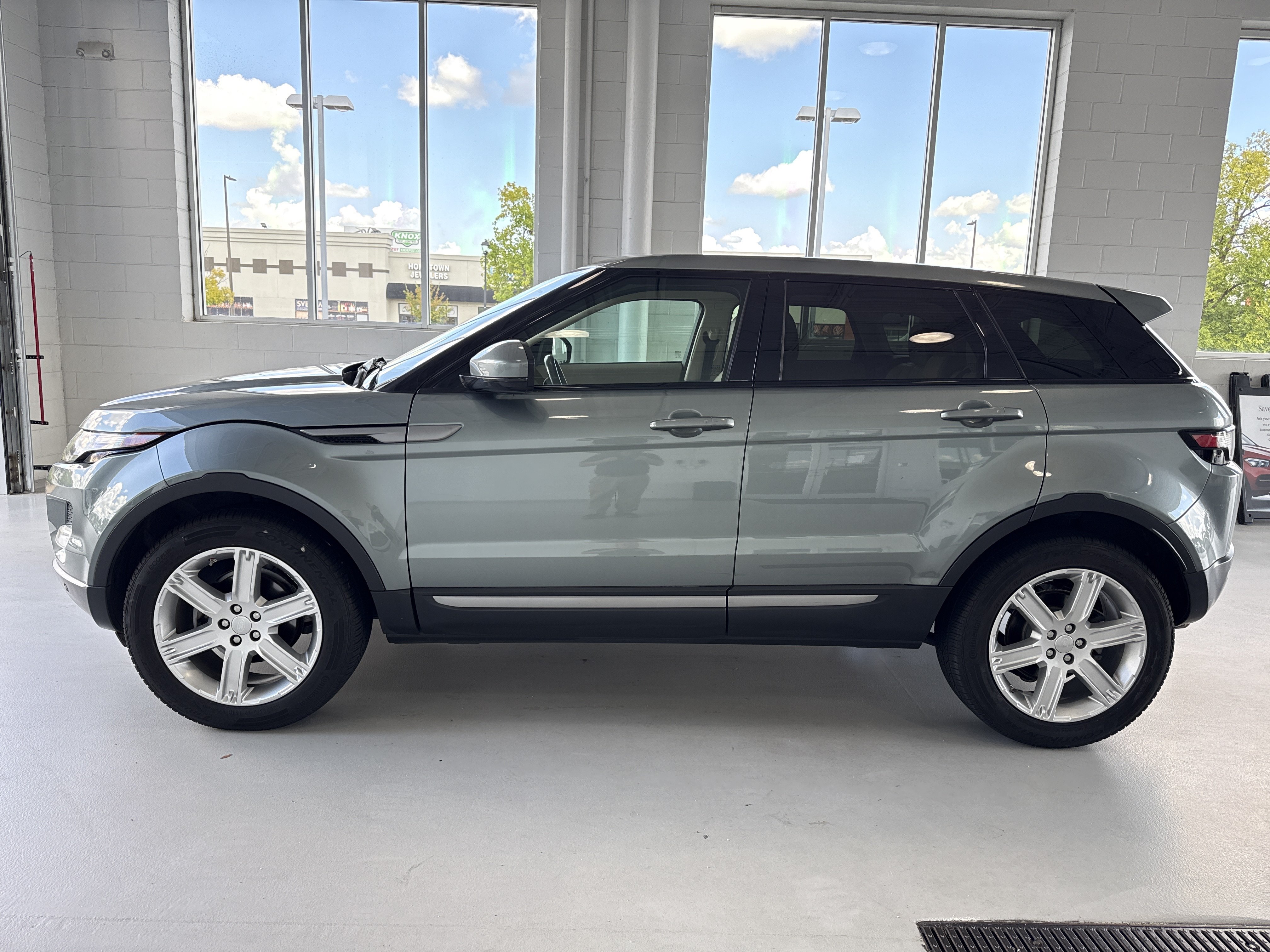 Used 2015 Land Rover Range Rover Evoque Pure Plus AWD/4WD image 7