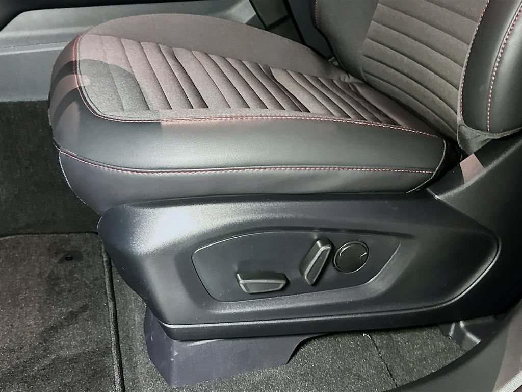 New 2026 Ford Explorer ST-Line w/ ST-Line Street Pack AWD/4WD image 16