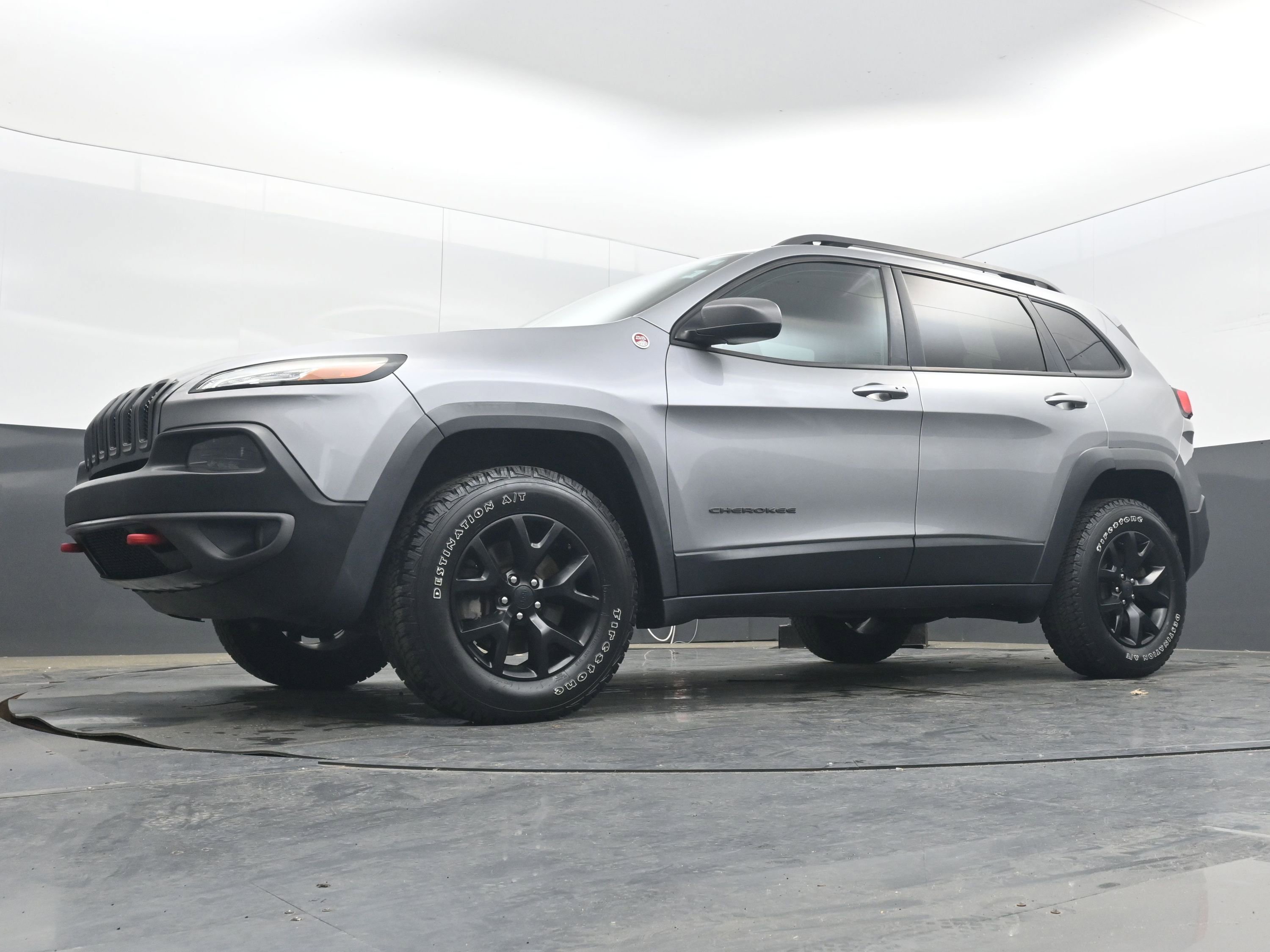 Used 2016 Jeep Cherokee Trailhawk w/ Comfort/Convenience Group AWD/4WD image 25