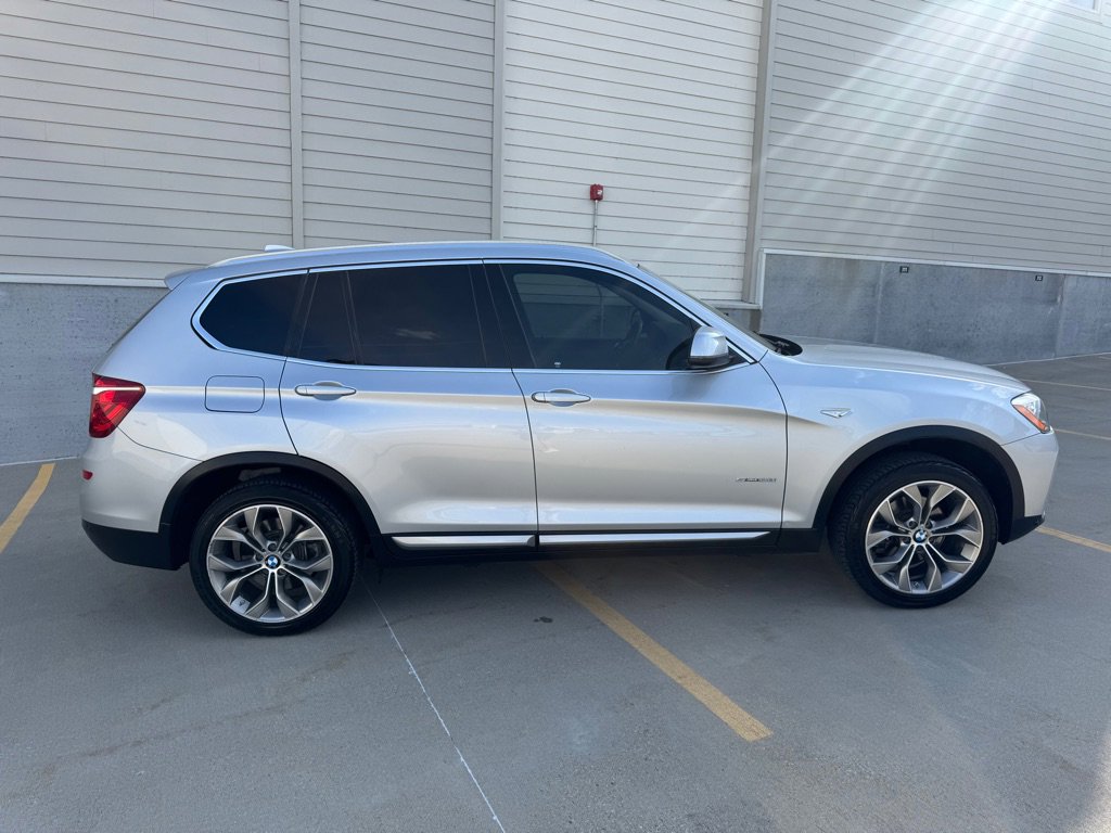 Used 2017 BMW X3 sDrive28i image 2