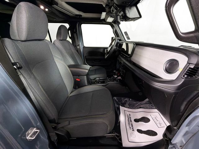 Used 2024 Jeep Wrangler Unlimited Sahara w/ Technology Group AWD/4WD image 28