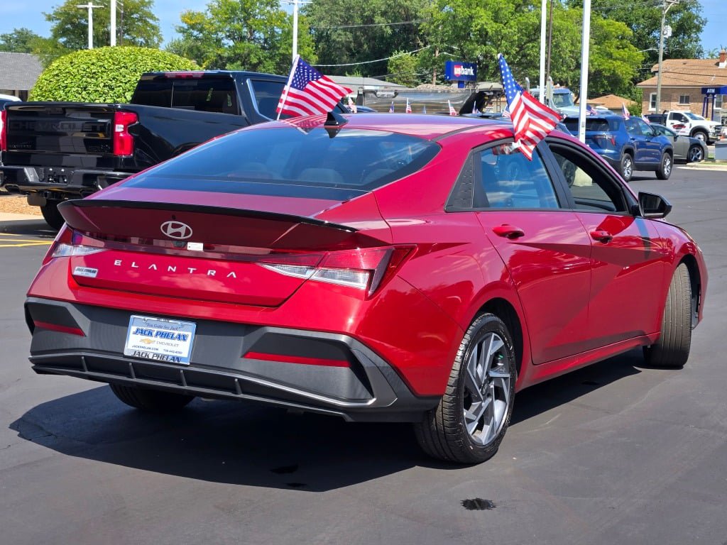 Used 2025 Hyundai Elantra Sport w/ Cargo Package FWD image 11