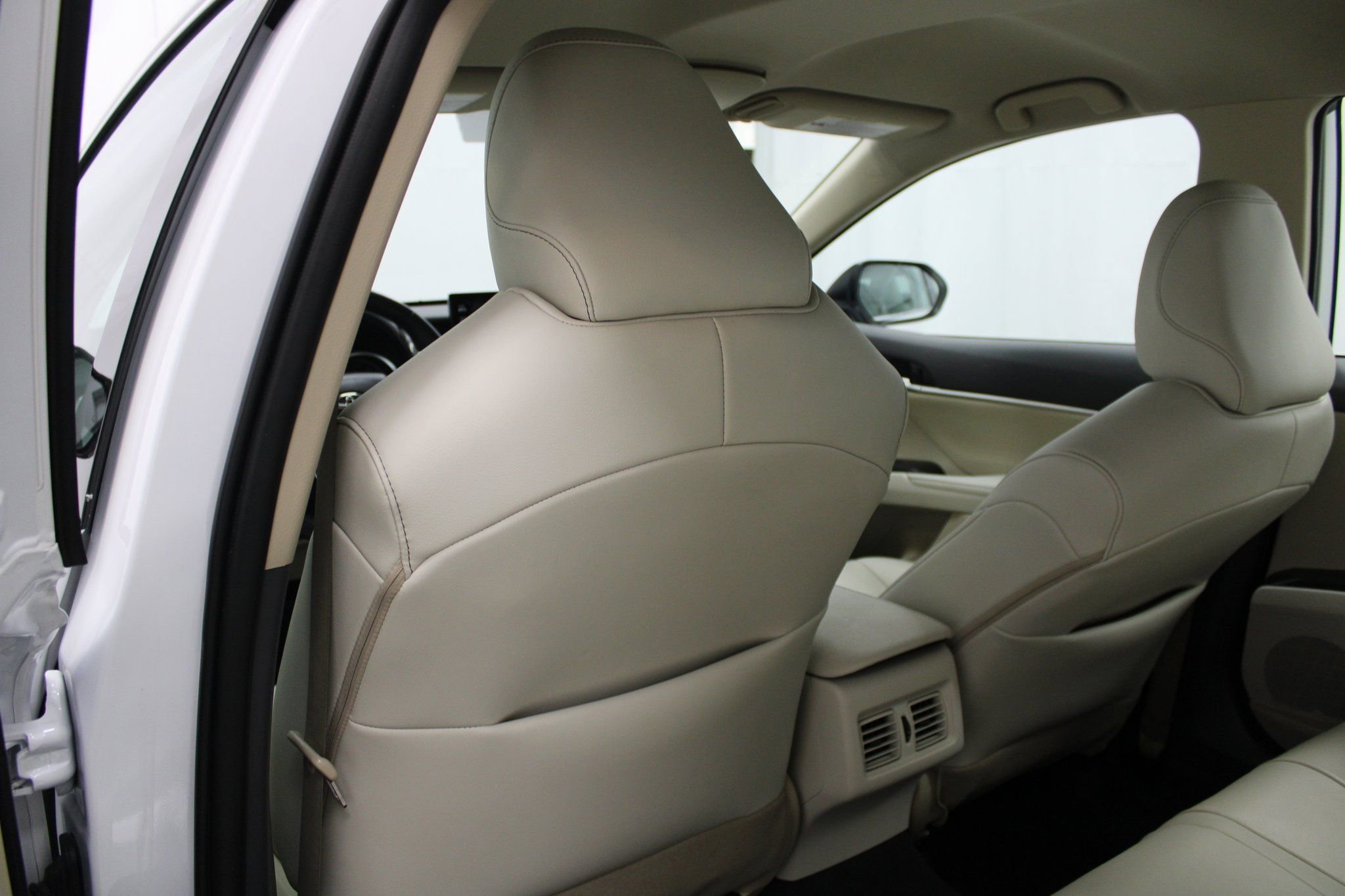 Used 2023 Toyota Camry XLE image 19