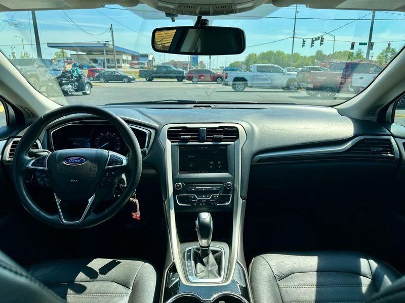 Used 2016 Ford Fusion SE w/ Equipment Group 202A image 13