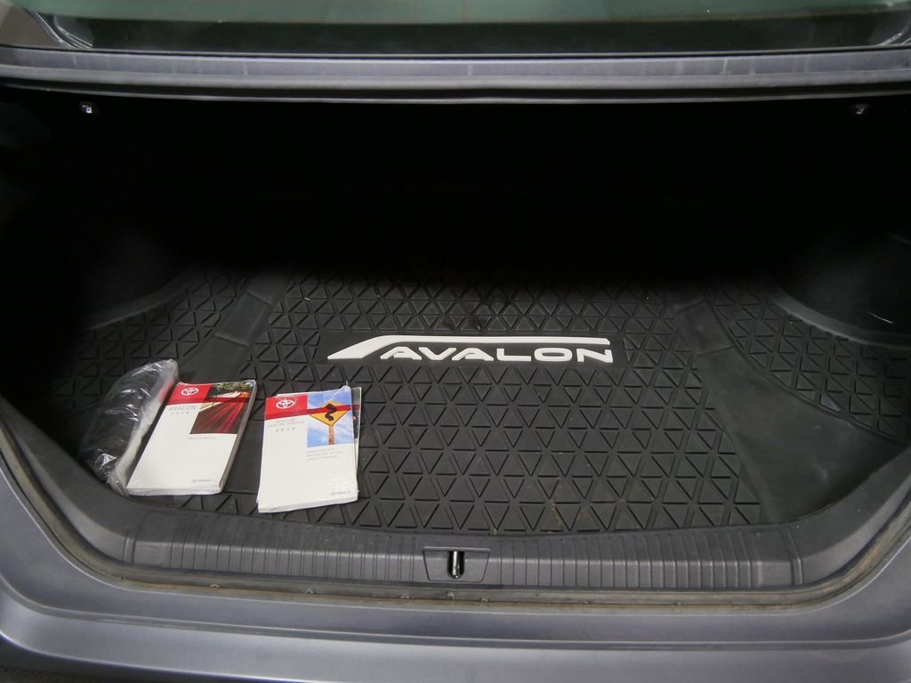 Used 2019 Toyota Avalon XSE w/ All Weather Liner Package FWD image 8