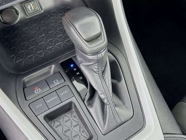 Used 2024 Toyota RAV4 XLE w/ Convenience Package FWD image 19