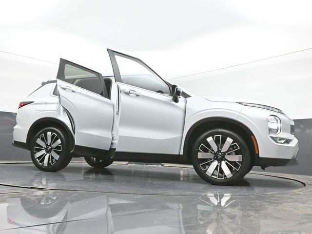 Used 2025 Mitsubishi Outlander SE FWD image 50