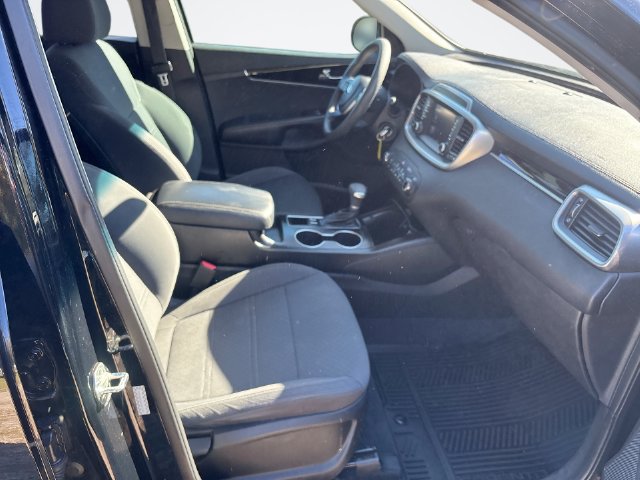 Used 2019 Kia Sorento L FWD image 25