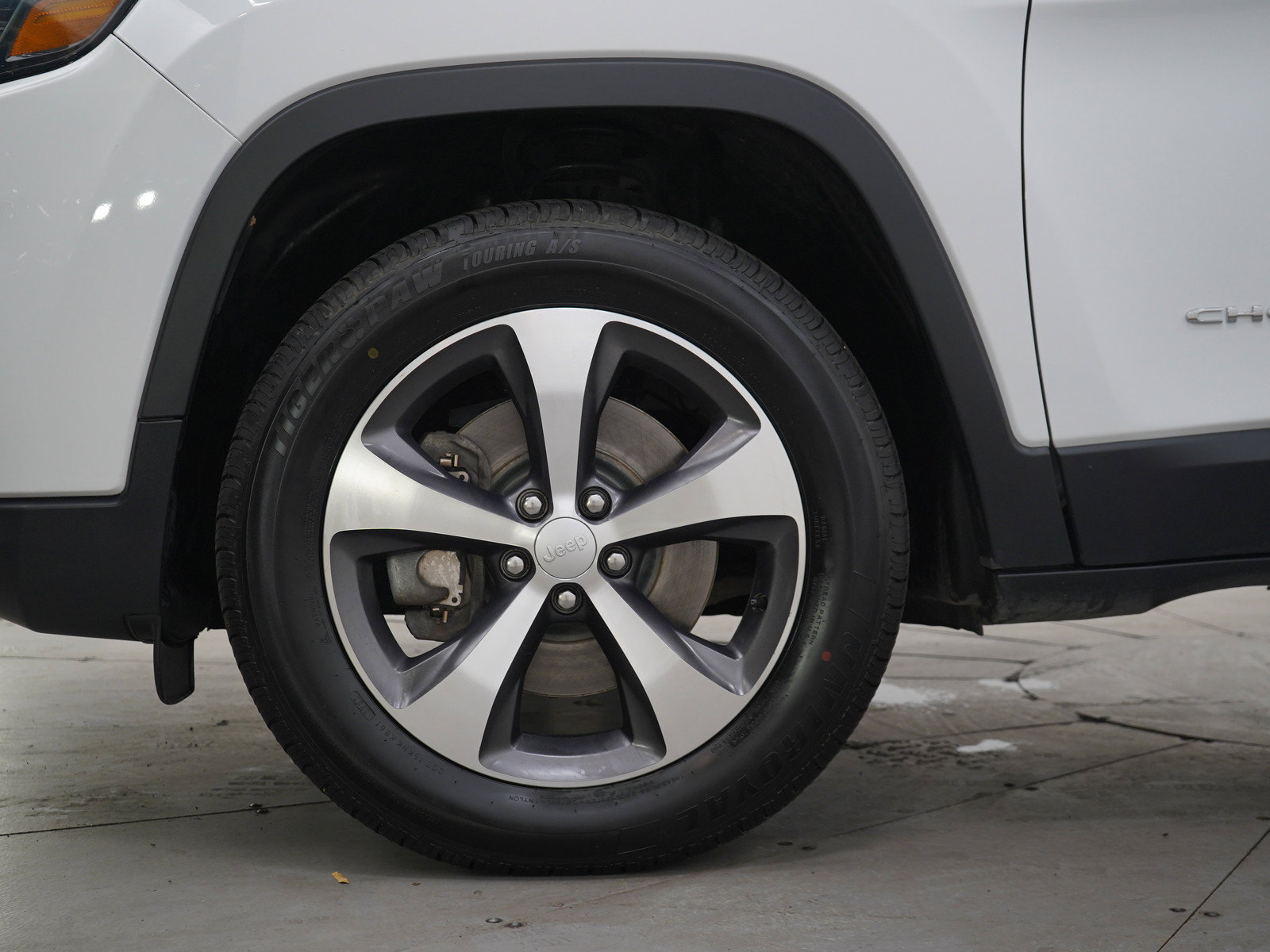 Used 2020 Jeep Cherokee Limited AWD/4WD image 31