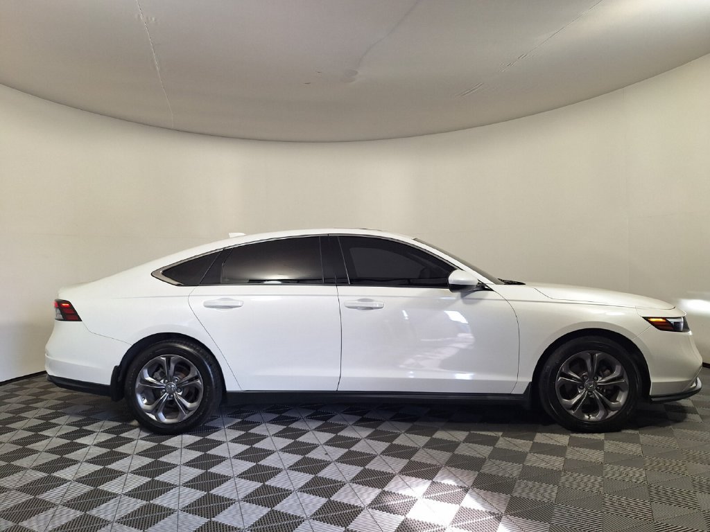 Used 2024 Honda Accord EX image 4