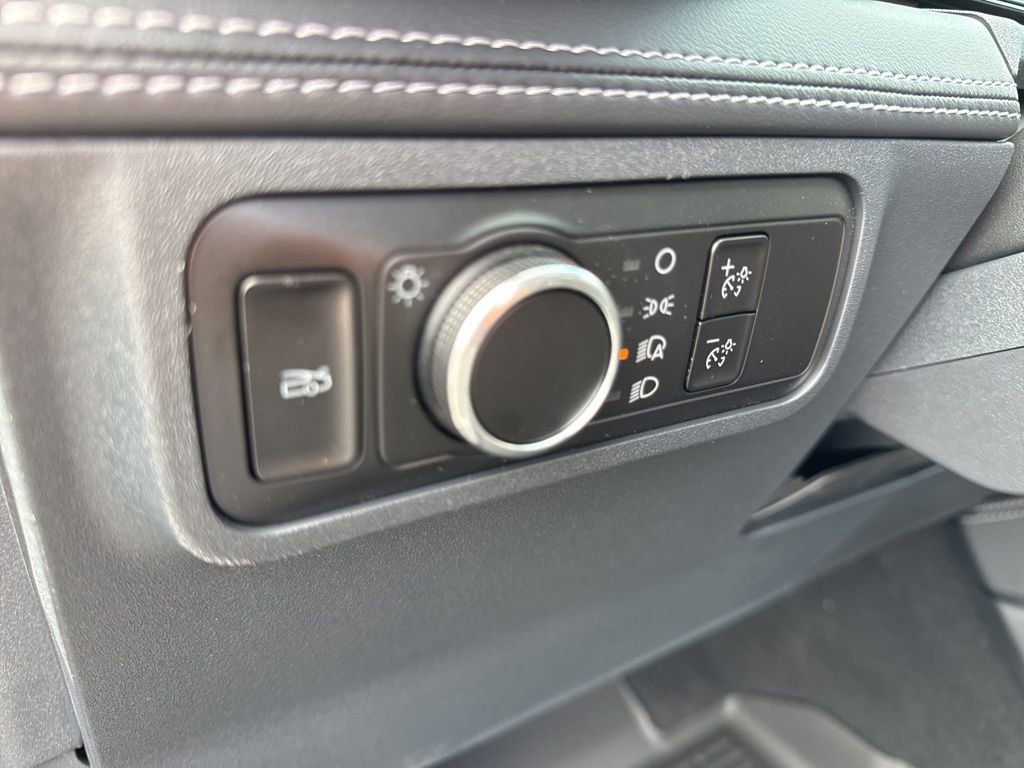 Used 2025 Ford Mustang GT Premium image 19