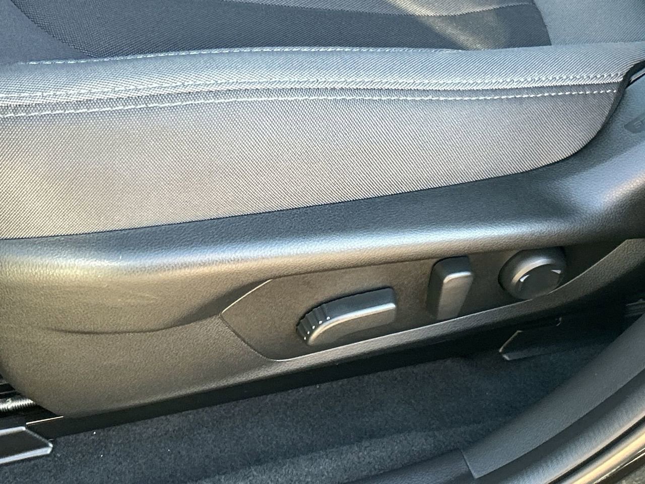 Certified 2025 Subaru Crosstrek 2.0i Premium AWD/4WD image 17