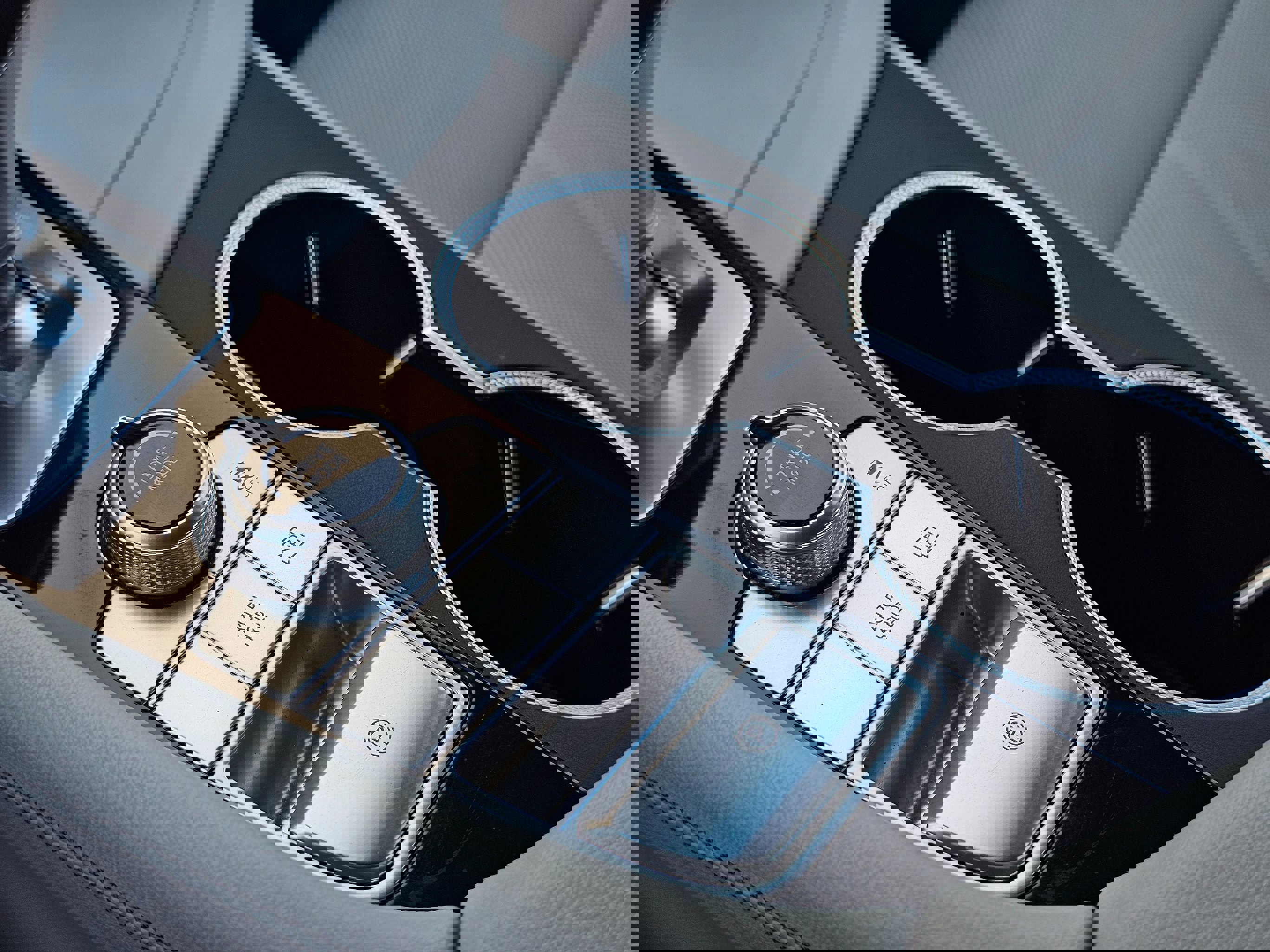 Used 2025 Genesis G70 2.5T image 36