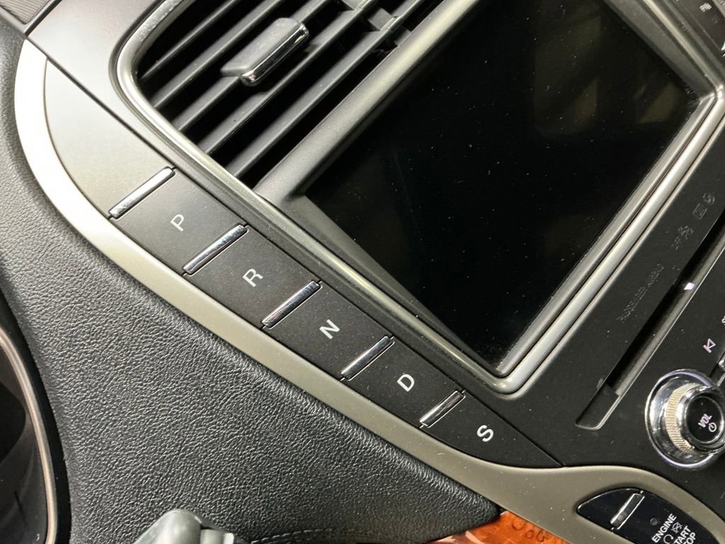 Used 2020 Lincoln Nautilus Reserve w/ Equipment Group 201A image 12