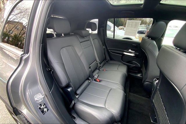 Used 2025 Mercedes-Benz GLB 250 4MATIC image 16