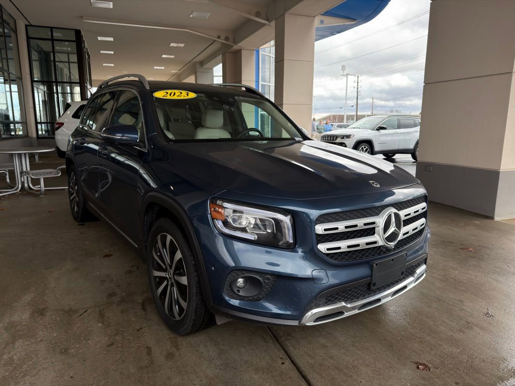 Used 2023 Mercedes-Benz GLB 250 4MATIC image 7
