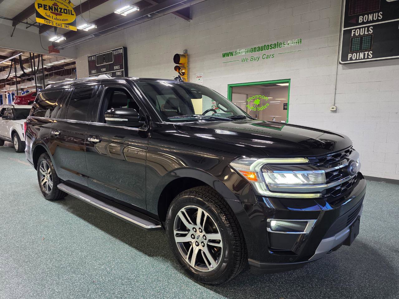 Used 2022 Ford Expedition Max Limited image 4