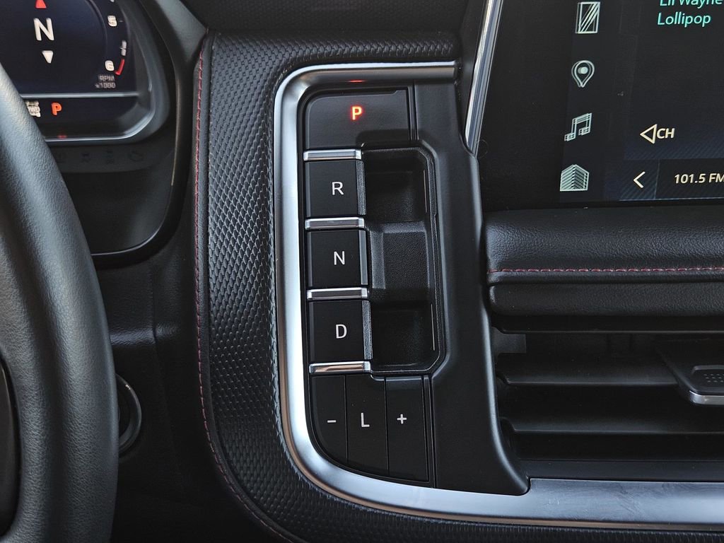 Used 2023 Chevrolet Suburban RST w/ Sport Performance Package image 27