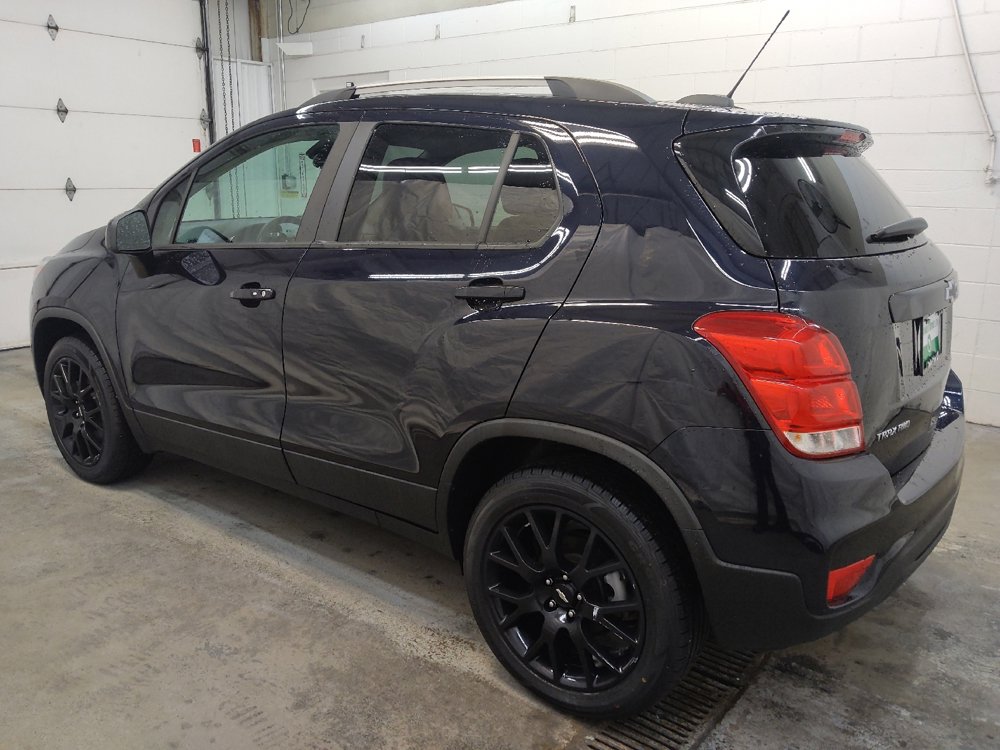 Used 2021 Chevrolet Trax LT w/ Sport Edition image 3