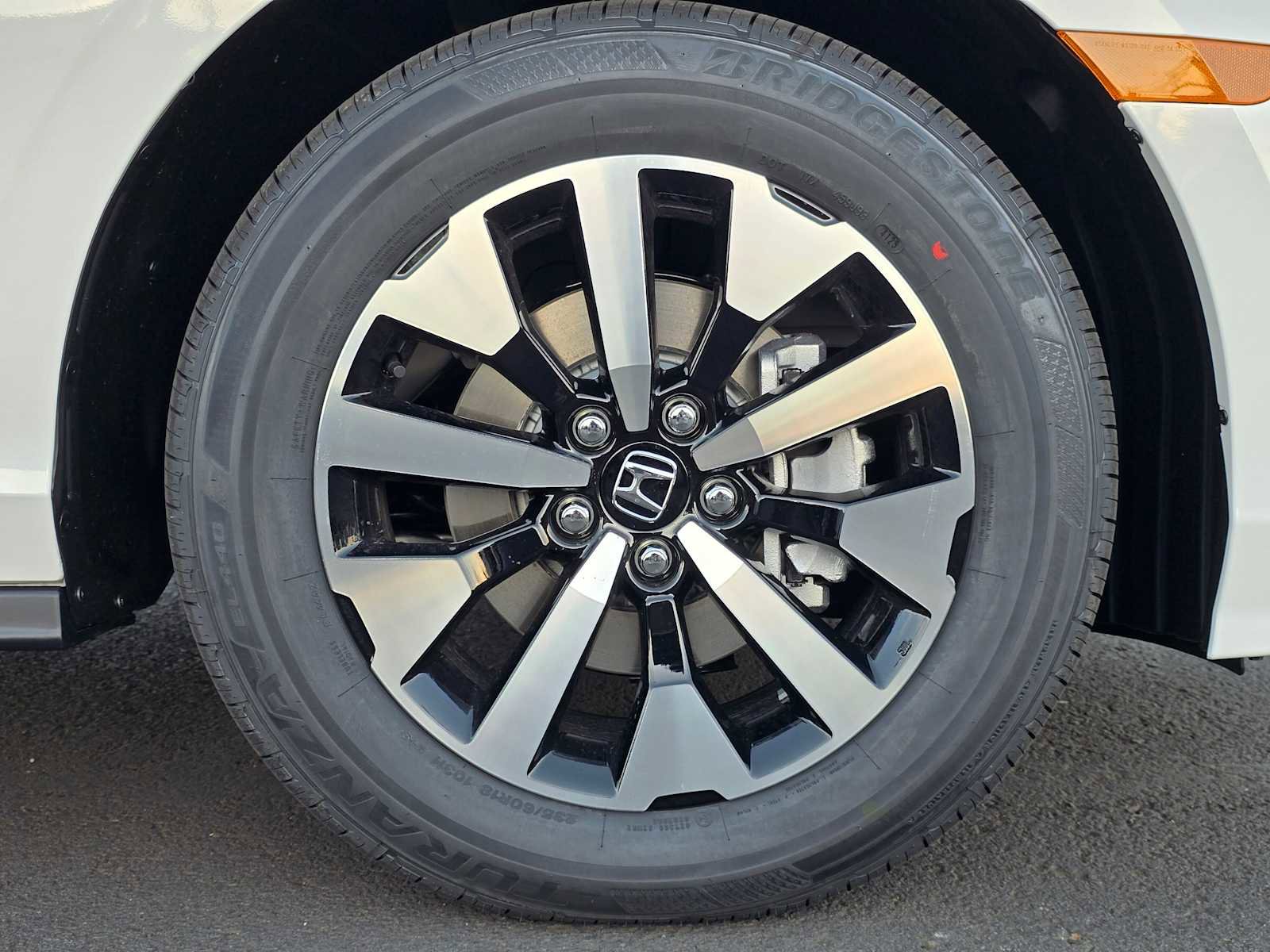 New 2026 Honda Odyssey EX-L image 9