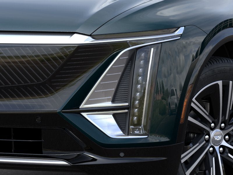 New 2027 Cadillac Lyriq Luxury w/ LPO, Floor Liner Package AWD/4WD image 10