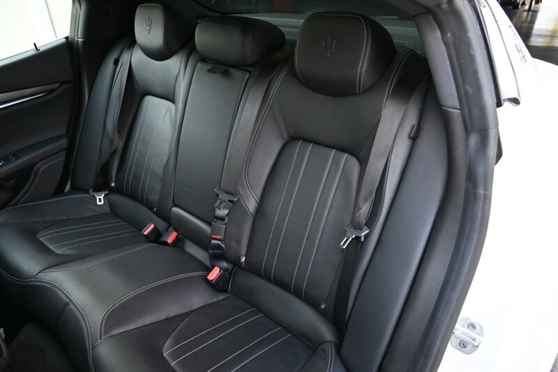 Used 2019 Maserati Ghibli S Q4 AWD/4WD image 25