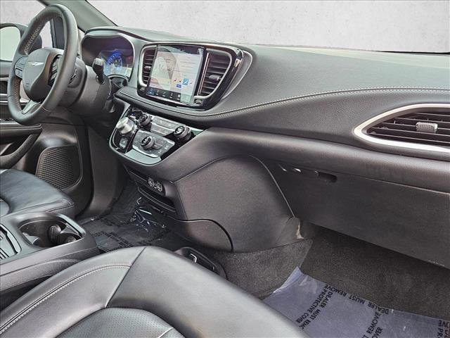 Used 2023 Chrysler Pacifica Touring-L w/ S Appearance Package image 22