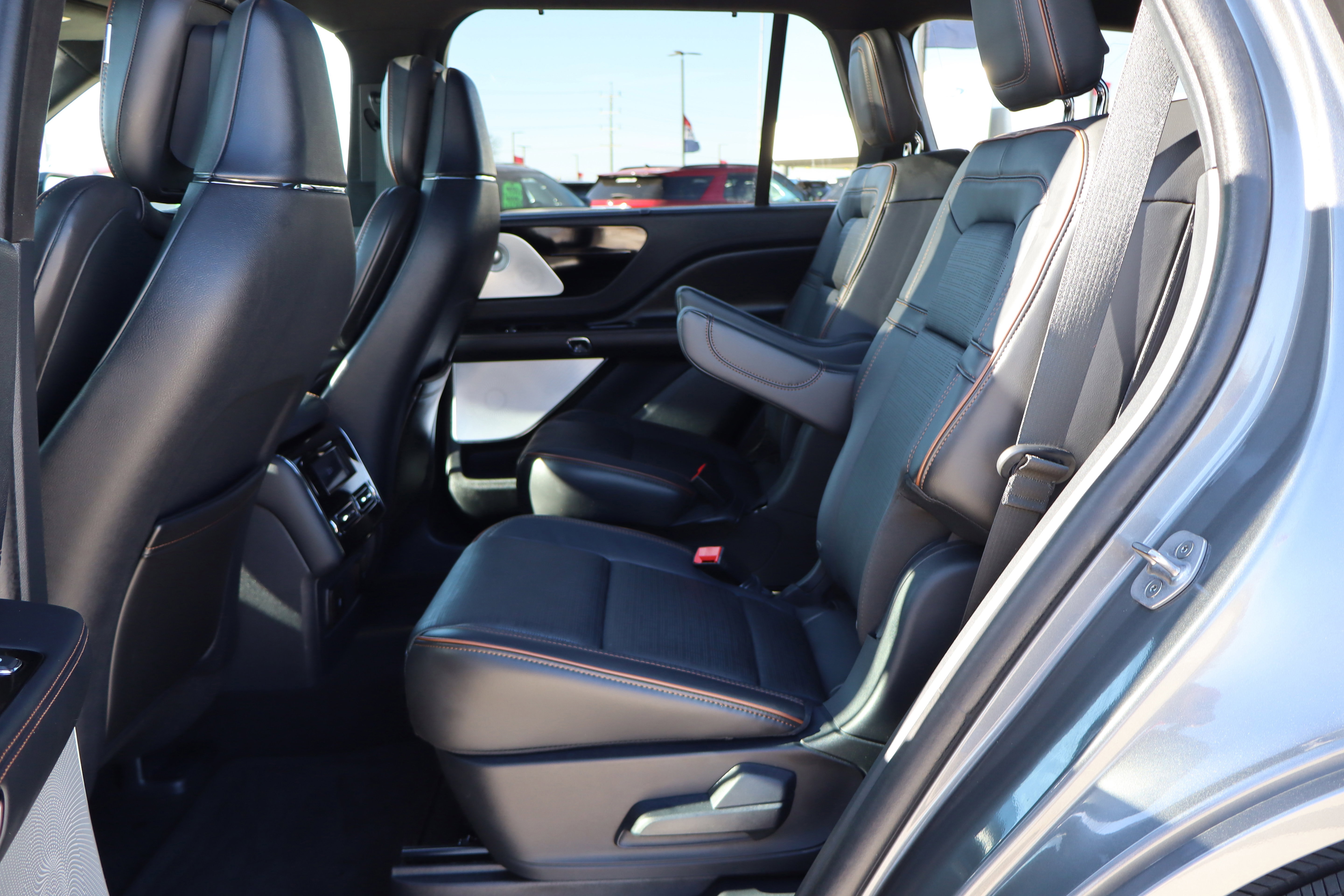 Used 2025 Lincoln Aviator Black Label AWD/4WD image 11