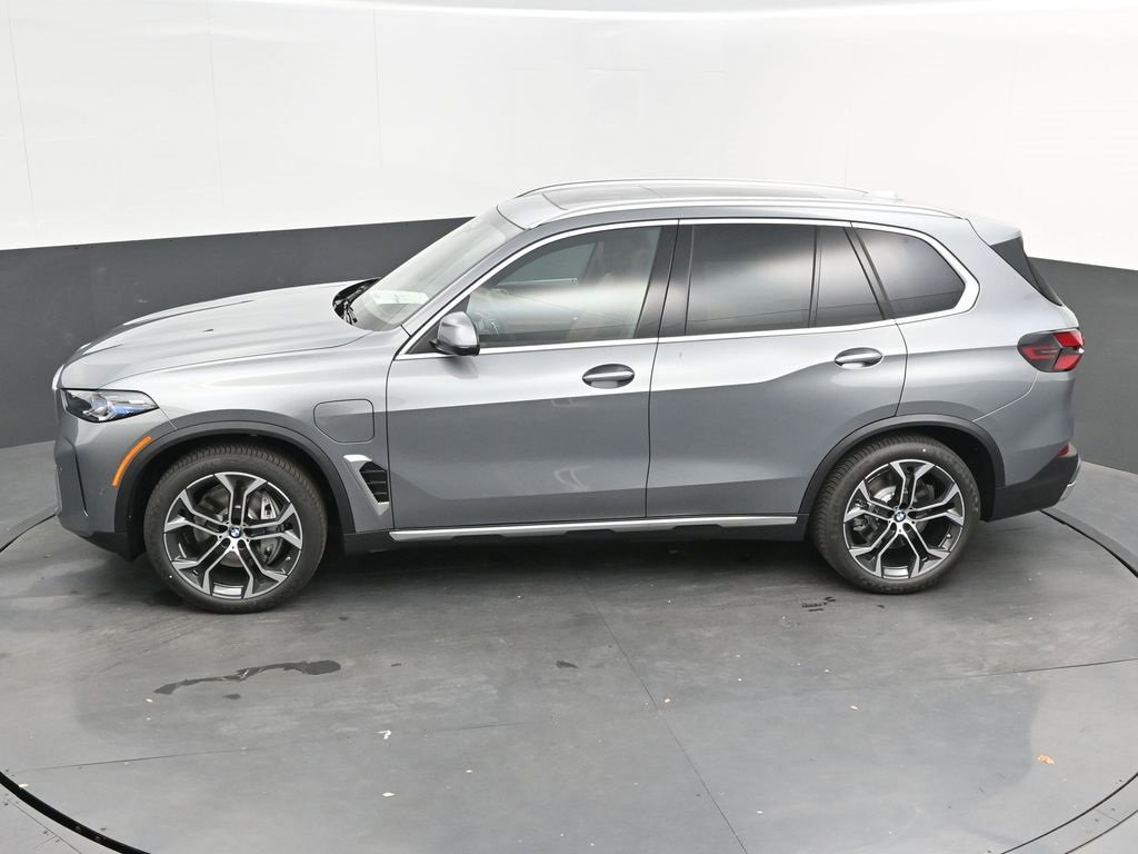 Used 2026 BMW X5 xDrive50e w/ Premium Package image 49