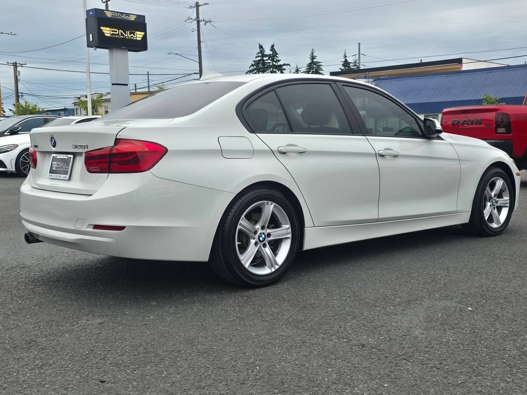 Used 2013 BMW 328i xDrive Sedan AWD/4WD image 6