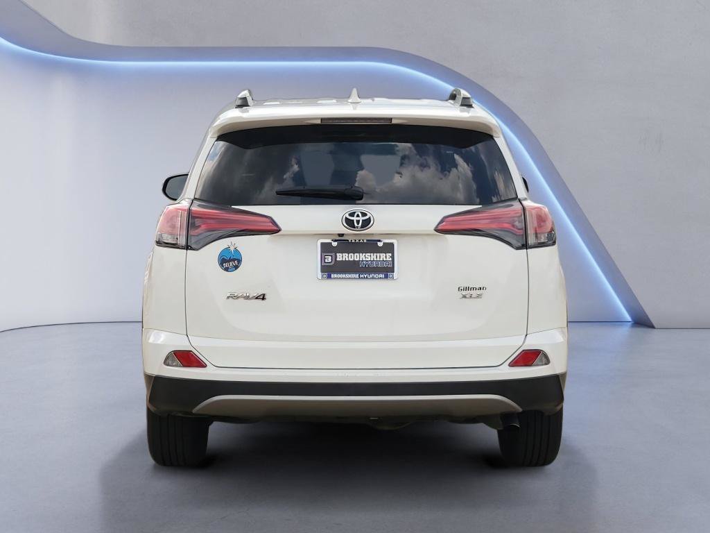 Used 2018 Toyota RAV4 XLE FWD image 7