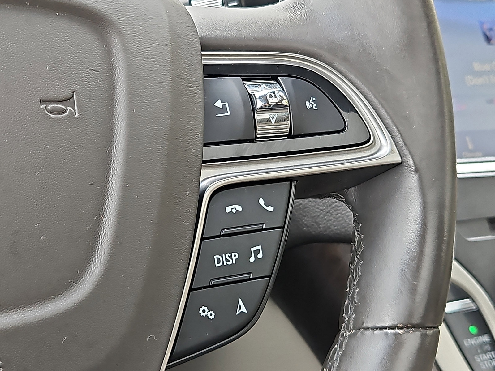 Used 2020 Lincoln Nautilus Reserve image 23
