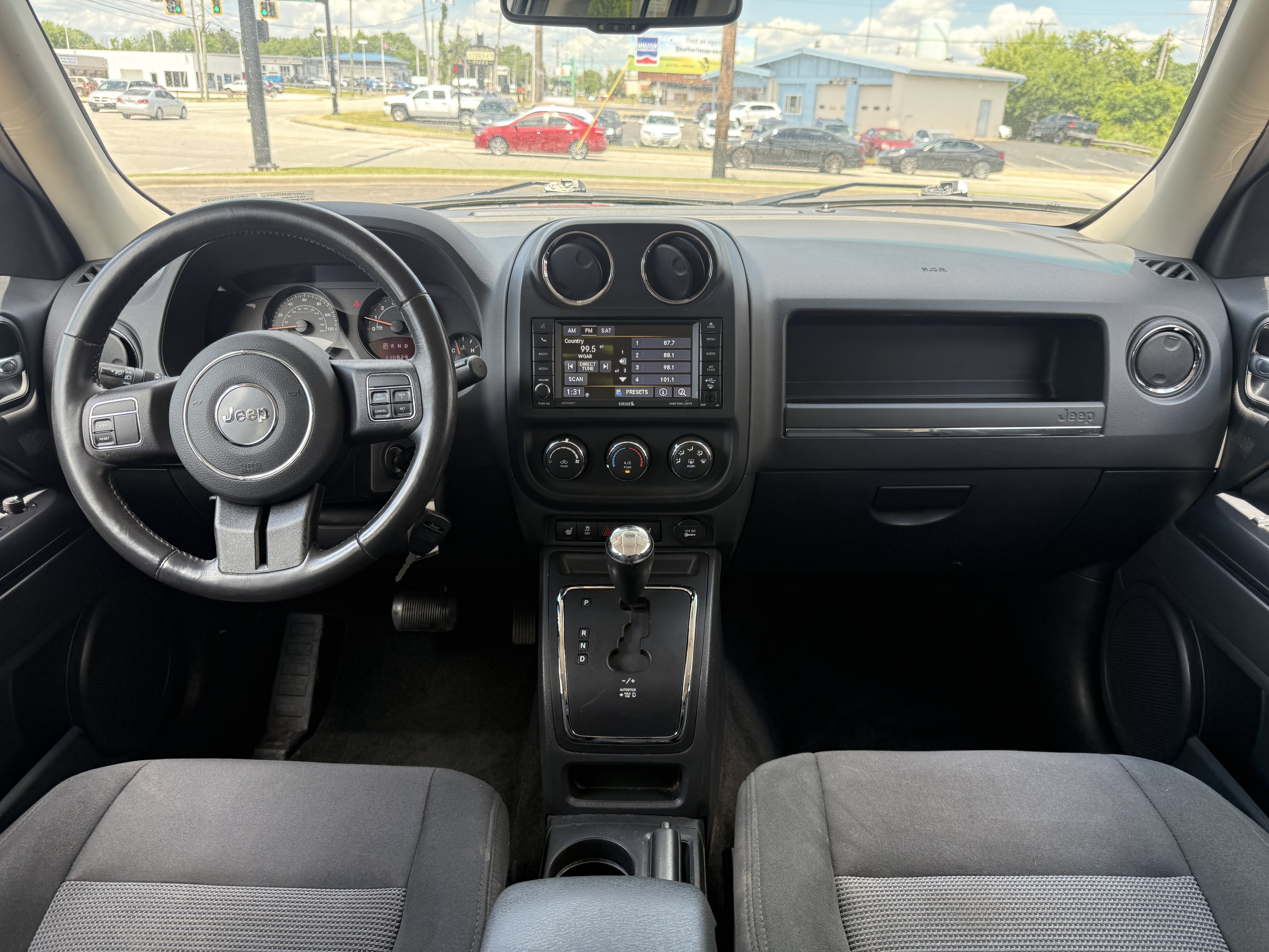 Used 2017 Jeep Patriot Latitude AWD/4WD image 19