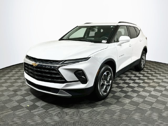 Used 2023 Chevrolet Blazer LT w/ Convenience Package FWD image 4