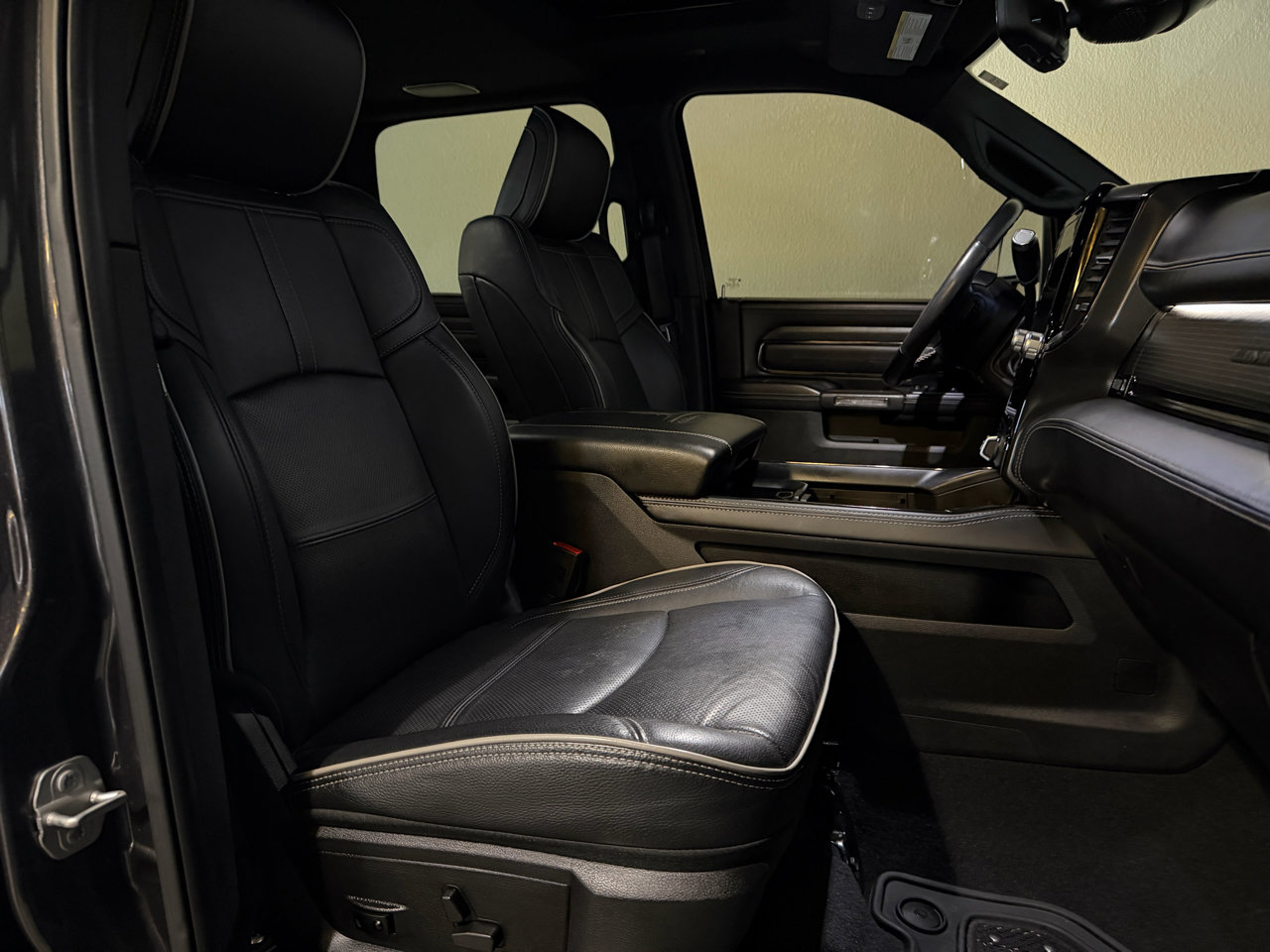 Used 2023 RAM 2500 Limited image 12