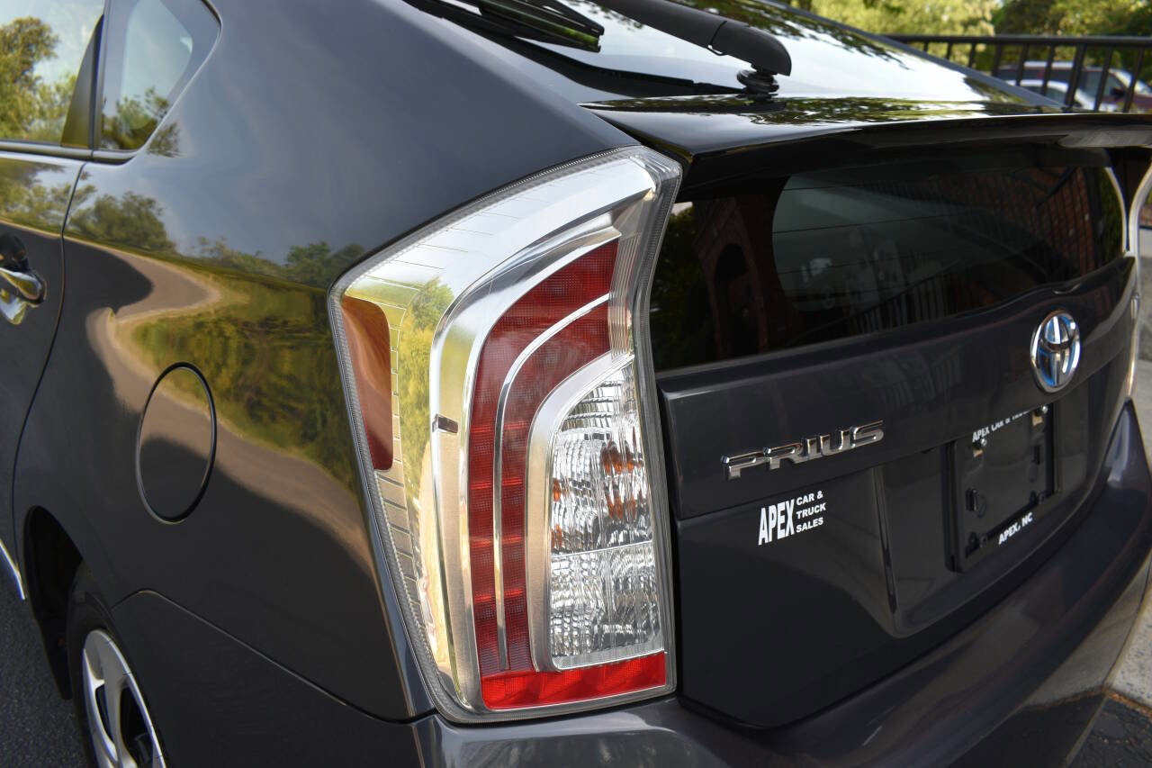 Used 2013 Toyota Prius Three image 38