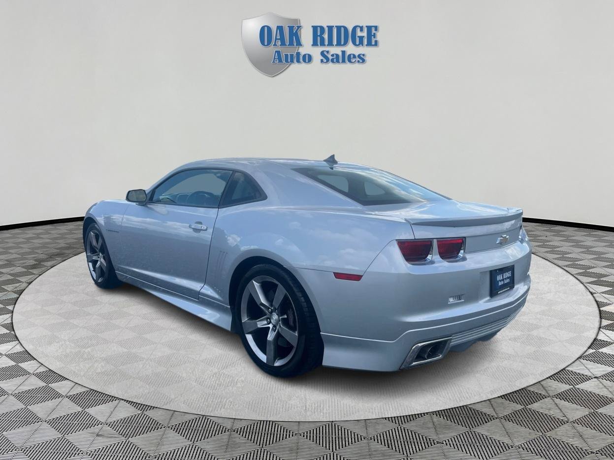 Used 2010 Chevrolet Camaro SS w/ LPO, Ground Effects Package RWD image 7