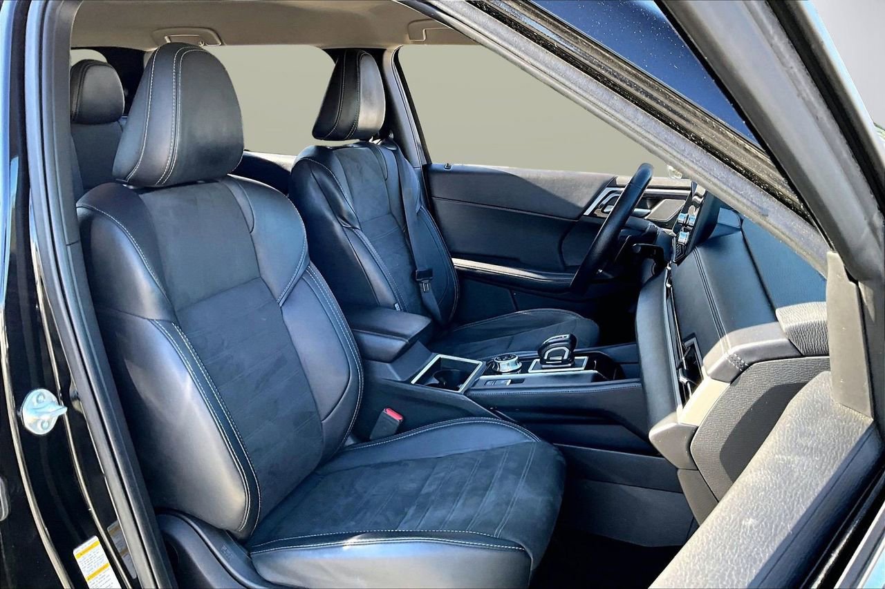 Used 2024 Mitsubishi Outlander SE image 23