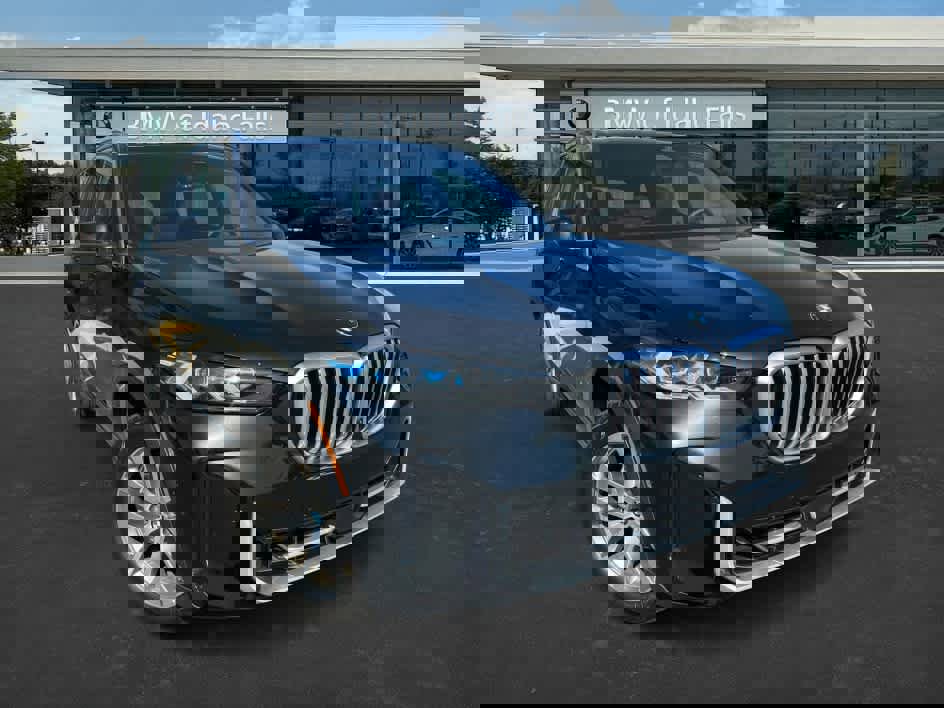Used 2024 BMW X5 xDrive40i w/ Premium Package image 2