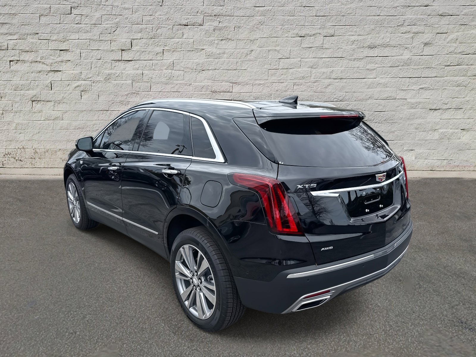 Used 2025 Cadillac XT5 Premium Luxury w/ Technology Package image 7