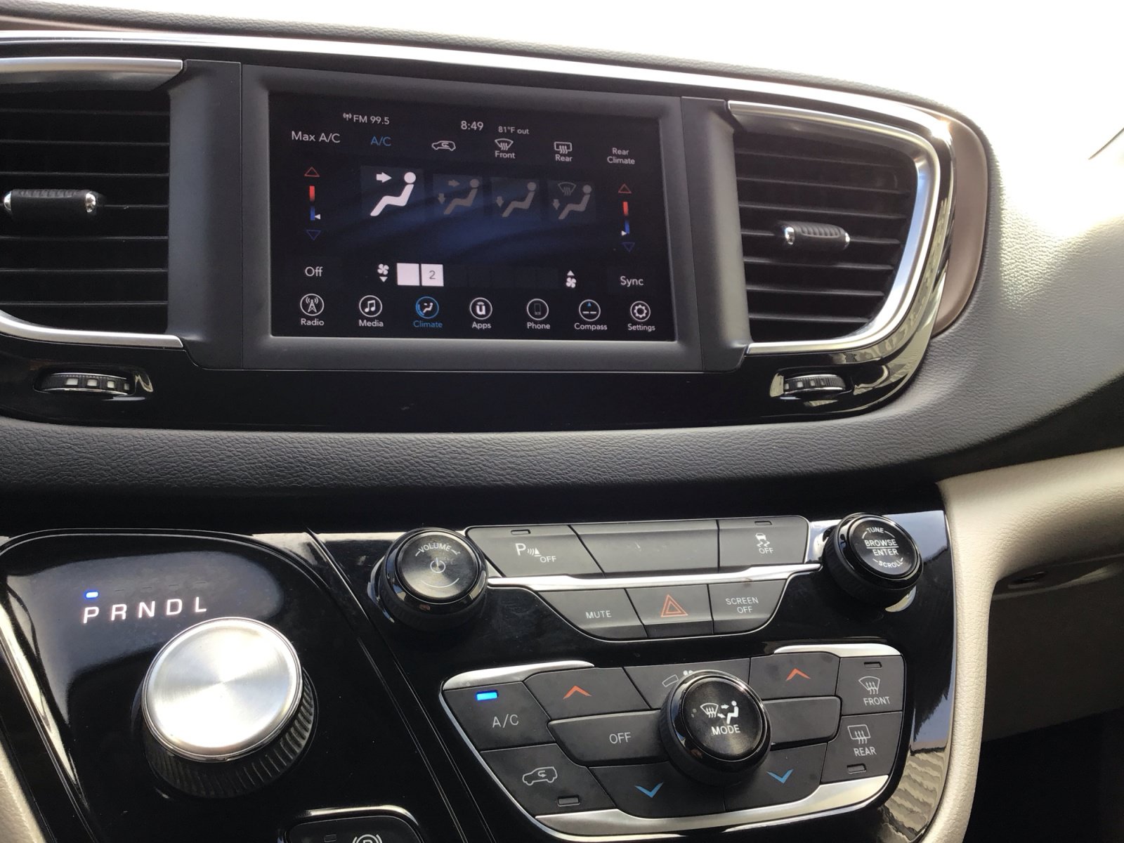 Used 2018 Chrysler Pacifica L FWD image 17